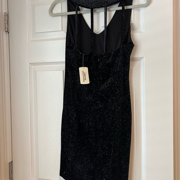 Forever 21 Black/Silver Mini Dress
Size Medium‎ NWT - Picture 7 of 8